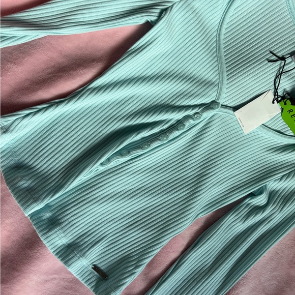 Guess blue long sleeve button up - Picture 2 of 5